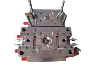 端子注塑模具超差問(wèn)題如何修正？