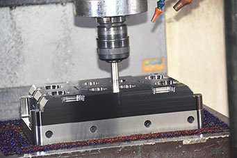 汽車注塑模具設(shè)計加工需要注意什么？