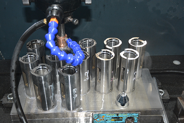 火花機(jī)加工廠 火花機(jī)加工廠