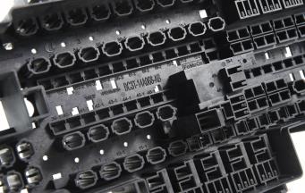 注塑模具進膠方式詳解：打破常規(guī)，提升生產效率