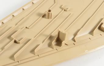 包膠二次注塑成型時，TPE軟膠粘模具如何改善？